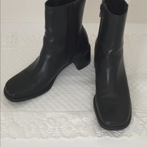 Naturalizer Chelsea boot